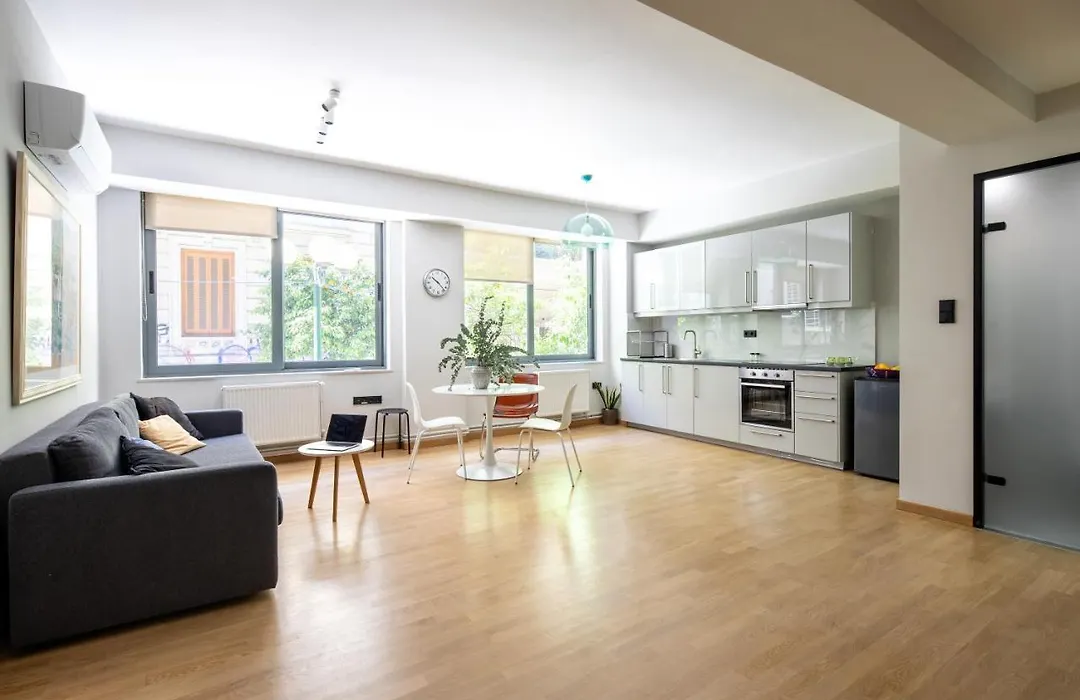 Bright 2Bdr Apartment Downtown Exarcheia!-1