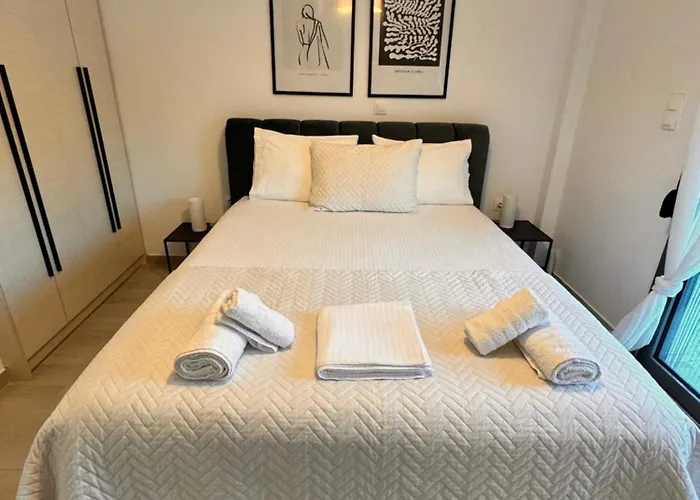 Tiffany'S Apartments -2' Walk From Metro